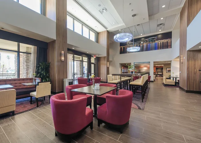 Hampton & Phoenix/tempe Hotel