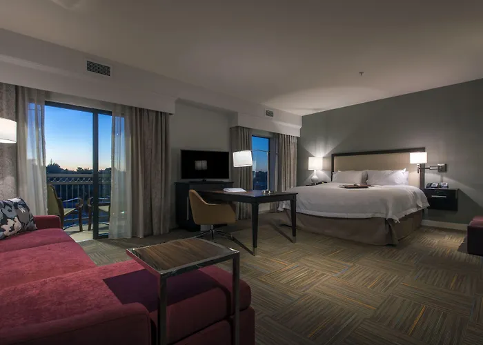 Hampton & Phoenix/tempe Hotel