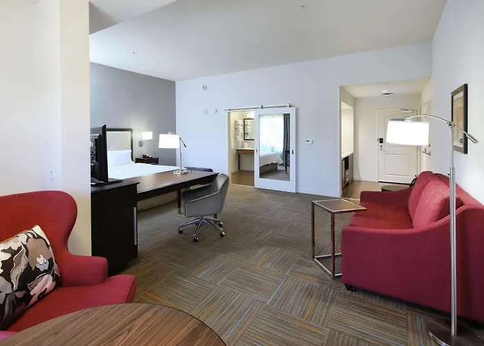 Hampton & Phoenix/tempe Hotel